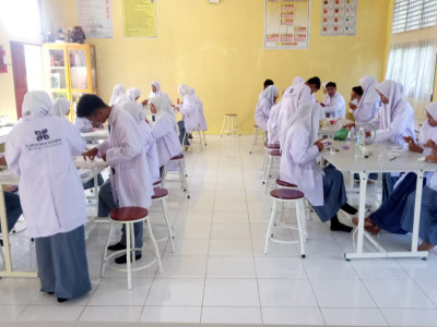 Laboratorium SMAN 1 Pancung Soal