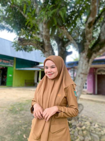 LUSY PUTRI ELIZA,S.Pd